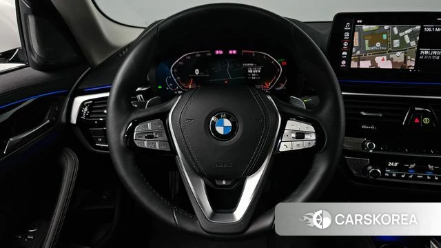 BMW 5 Series (G30) 2021 Белый из Кореи, фото 4
