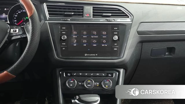 Volkswagen Tiguan second Generation 2018 Белый из Кореи, фото 4