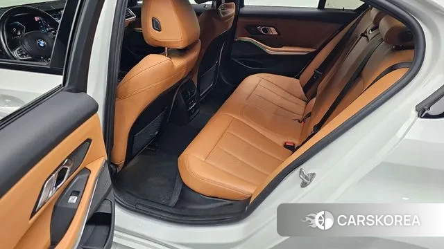 BMW 3 Series (G20) 2023 Белый из Кореи, фото 4