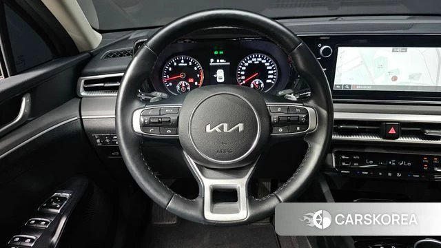 Kia K5 3rd generation 2023 Серебристо-серый из Кореи, фото 4