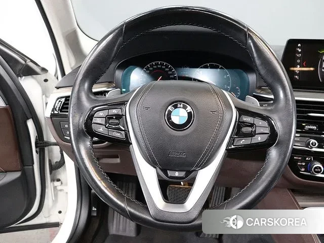 BMW 5 Series (G30) 2019 Белый из Кореи, фото 4