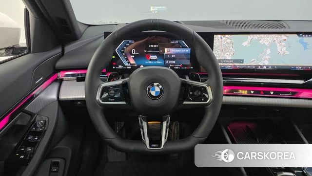BMW 5 Series (G60) 2025 Белый из Кореи, фото 4