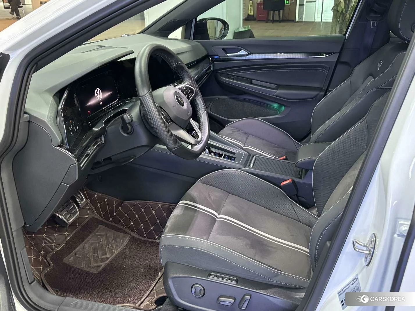 Volkswagen Golf 2022 Белый из Китая, фото 4
