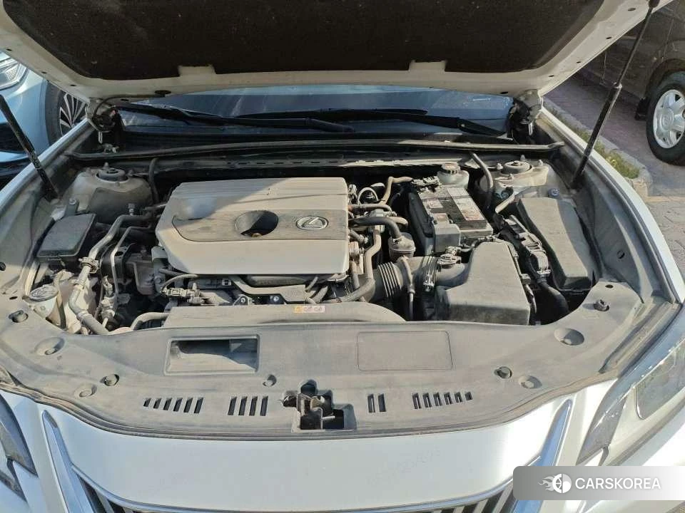 Lexus ES 2021 Белый из Китая, фото 4