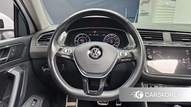 Volkswagen Tiguan second Generation 2018 Белый из Кореи, фото 4