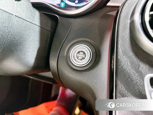 Mercedes-Benz C-Class W205 2021 Белый из Кореи, фото 4