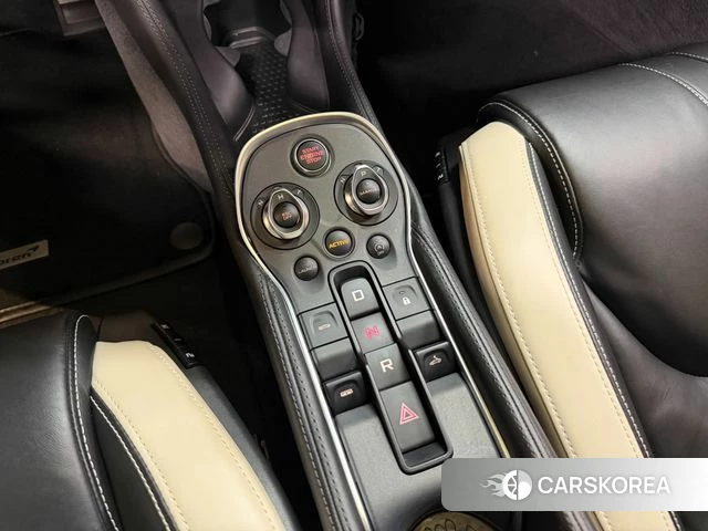 McLaren 570S 2018 Небесно-голубой из Кореи, фото 4