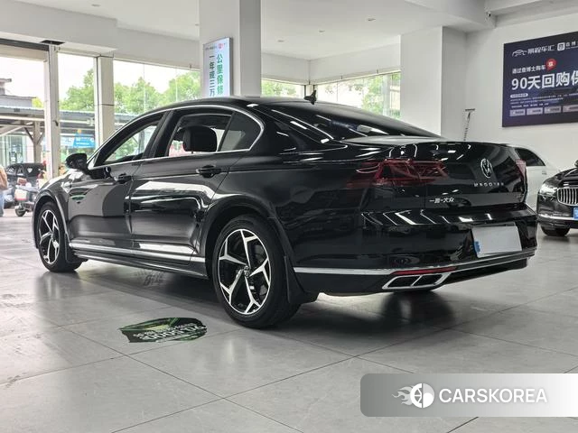 Volkswagen Magotan 2023 Черный из Китая, фото 4