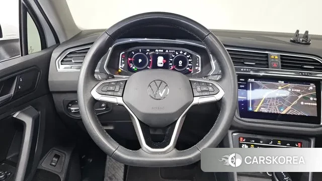 Volkswagen Tiguan second Generation 2023 Белый из Кореи, фото 4