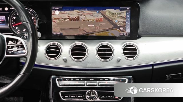 Mercedes-Benz E-Class W213 2018 Серый из Кореи, фото 4