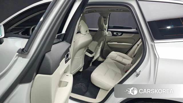 Volvo XC60 second Generation 2026 Белый из Кореи, фото 4