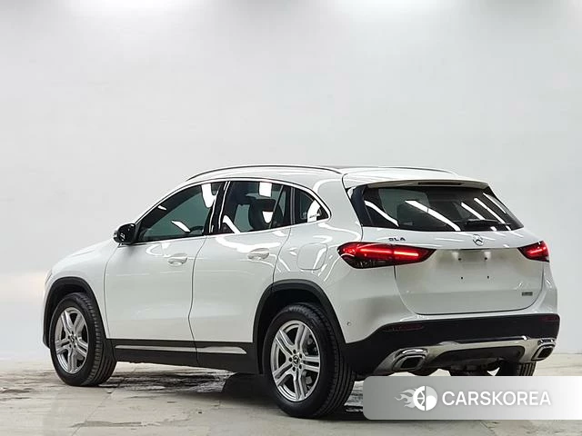 Mercedes-Benz GLA 2022 Белый из Китая, фото 4