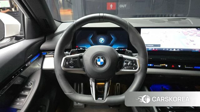 BMW 5 Series (G60) 2024 Белый из Кореи, фото 4