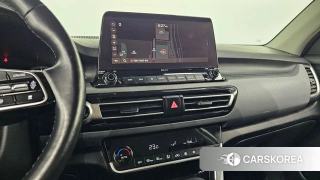 Kia Seltos 2022 Белый из Кореи, фото 4