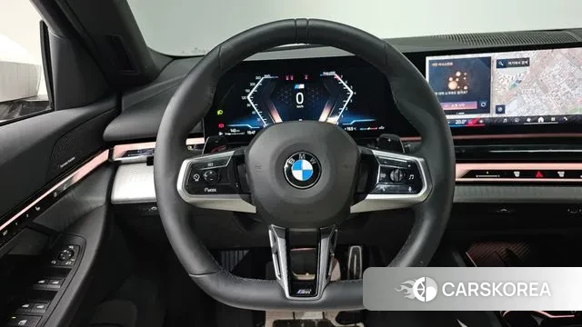 BMW 5 Series (G60) 2025 Белый из Кореи, фото 4