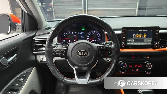 Kia Stonic 2018 Белый из Кореи, фото 4