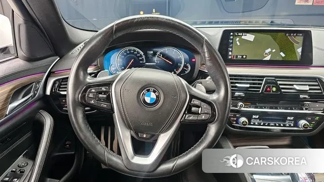 BMW 5 Series (G30) 2018 Белый из Кореи, фото 4