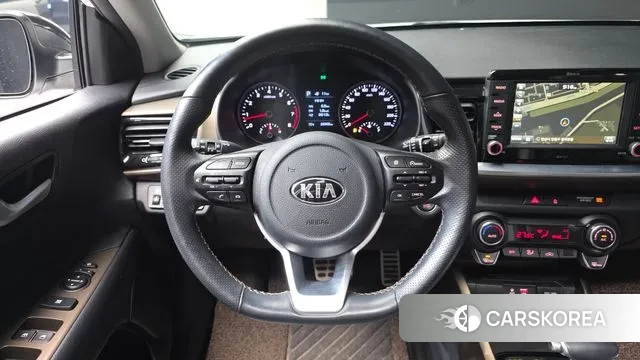 Kia Stonic 2018 Белый из Кореи, фото 4