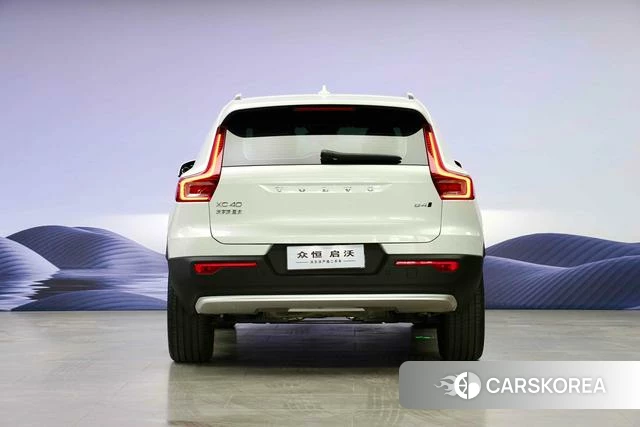 Volvo XC40 2024 Белый из Китая, фото 4