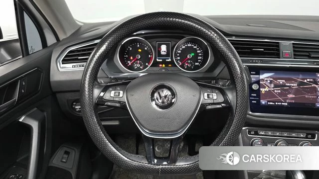 Volkswagen Tiguan second Generation 2018 Белый из Кореи, фото 4