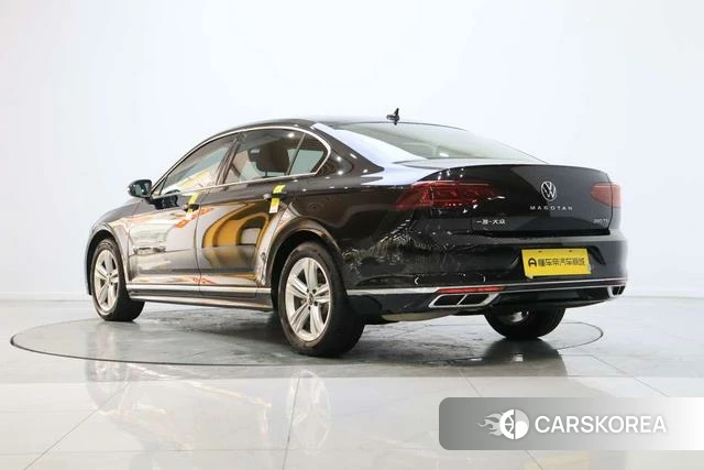 Volkswagen Magotan 2025 Черный из Китая, фото 4