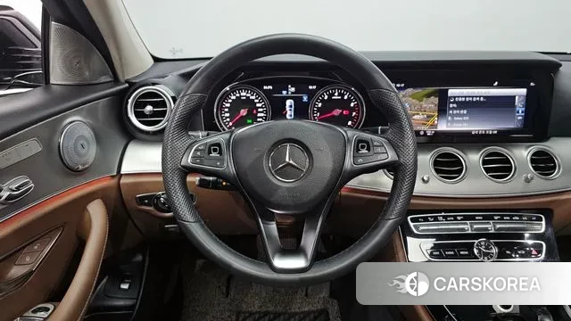 Mercedes-Benz E-Class W213 2018 Черный из Кореи, фото 4