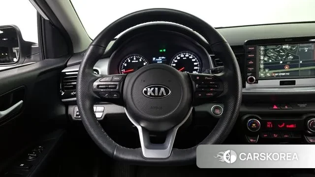 Kia Stonic 2018 Белый из Кореи, фото 4