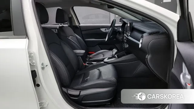 Kia The New K3 2nd generation 2022 Белый из Кореи, фото 4