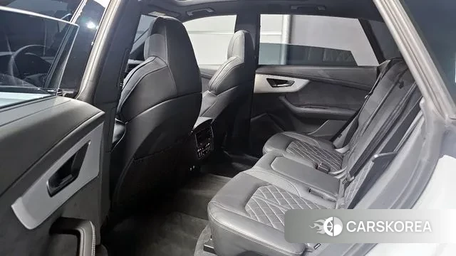 Audi Q8 (4M) 2023 Белый из Кореи, фото 4