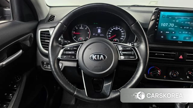 Kia Seltos 2021 Черный из Кореи, фото 4