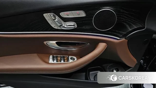 Mercedes-Benz E-Class W213 2018 Синий из Кореи, фото 4