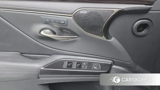 Lexus ES300h 7th generation 2021 Песочный из Кореи, фото 4