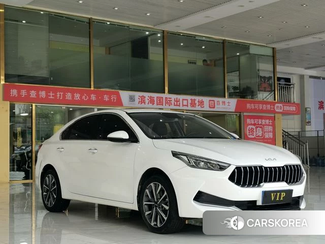 Kia K3 2022 Белый из Китая, фото 4