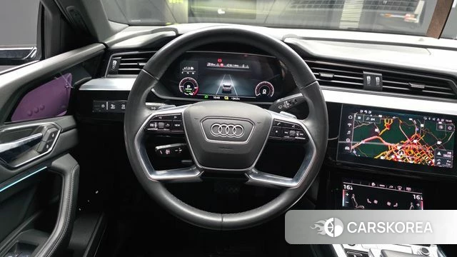 Audi e-Tron 2022 Серый из Кореи, фото 4