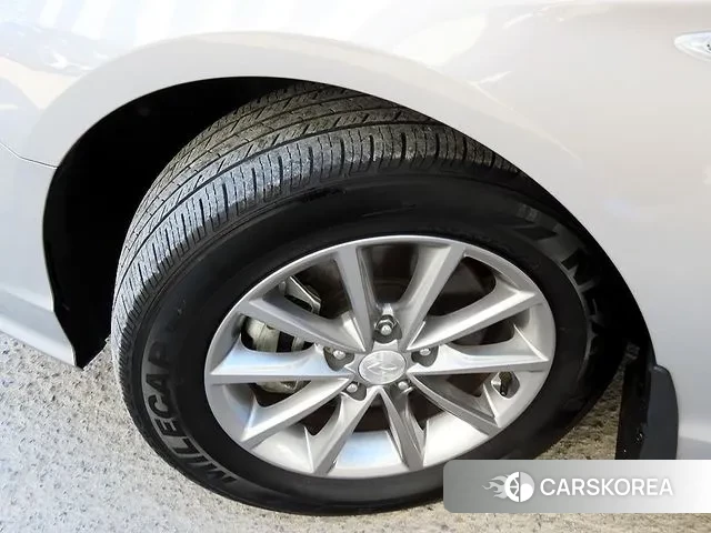 Hyundai Sonata New Rise 2023 Серебристо-серый из Кореи, фото 4