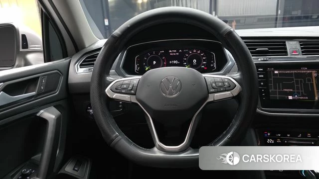 Volkswagen Tiguan Allspace 2022 Белый из Кореи, фото 4