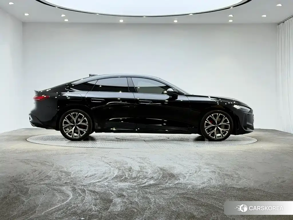 Audi A5L 2025 Черный из Китая, фото 4