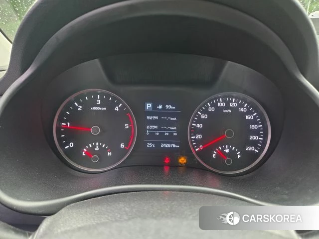 Kia Stonic 2018 Белый из Кореи, фото 4