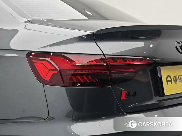 Audi S4 2023 Темно-серый из Китая, фото 4