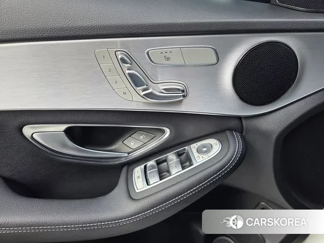 Mercedes-Benz C-Class W205 2018 Белый из Кореи, фото 4