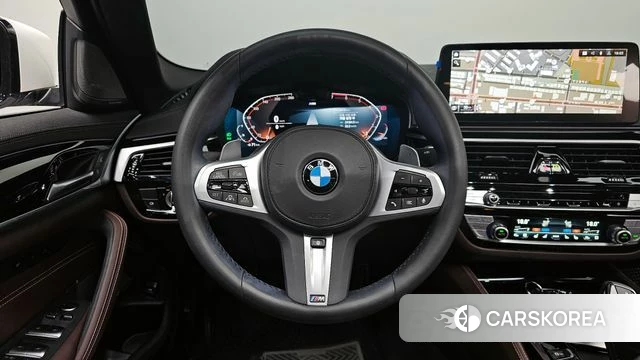 BMW 5 Series (G30) 2023 Белый из Кореи, фото 4