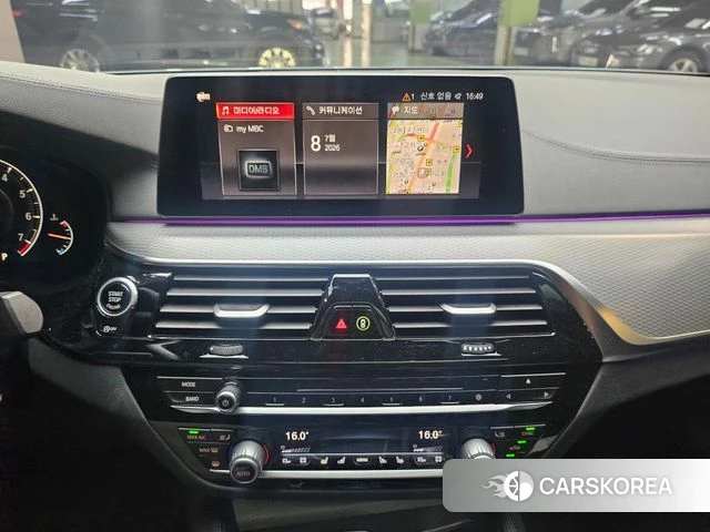 BMW 5 Series (G30) 2019 Серебристо-серый из Кореи, фото 4