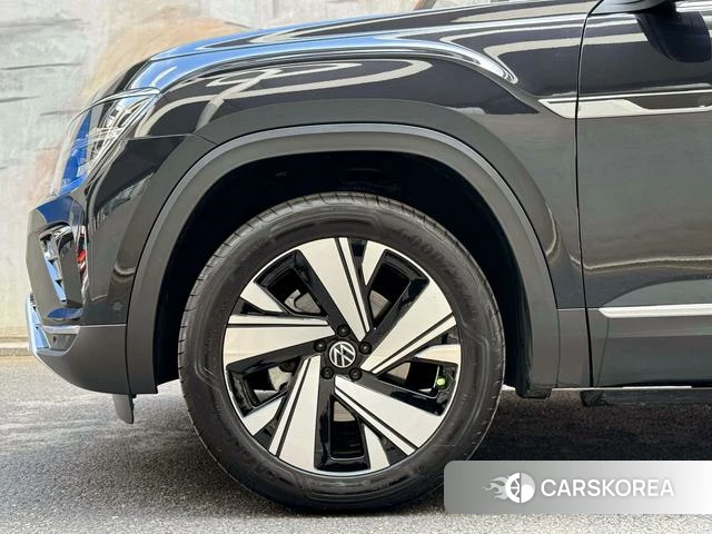 Volkswagen Tourang 2024 Черный из Китая, фото 4