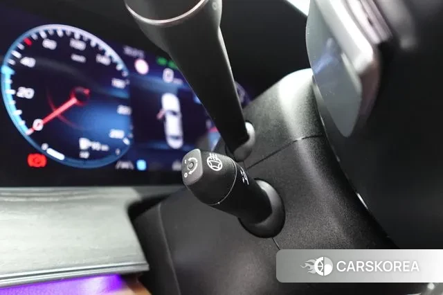 Mercedes-Benz E-Class W213 2022 Светло-серебряный цвет из Кореи, фото 4