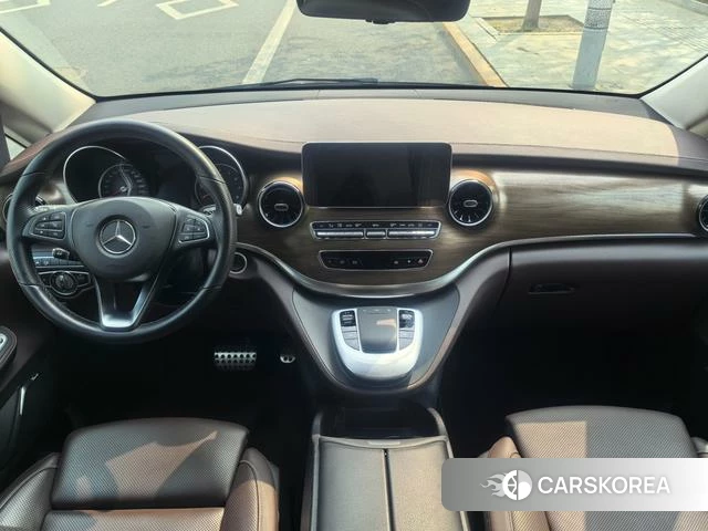 Mercedes-Benz V-class 2023 Белый из Китая, фото 4