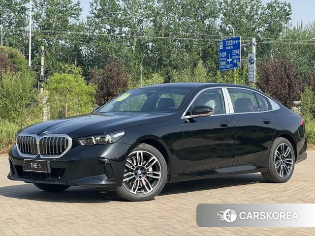 BMW 5 series 2026 Черный из Китая, фото 4