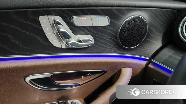 Mercedes-Benz E-Class W213 2023 Белый из Кореи, фото 4