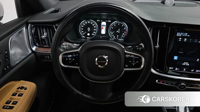 Volvo S60 3rd generation 2021 Белый из Кореи, фото 4
