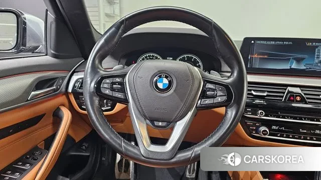 BMW 5 Series (G30) 2018 Серебристо-серый из Кореи, фото 4