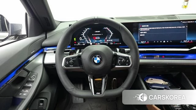 BMW 5 Series (G60) 2025 Серый из Кореи, фото 4